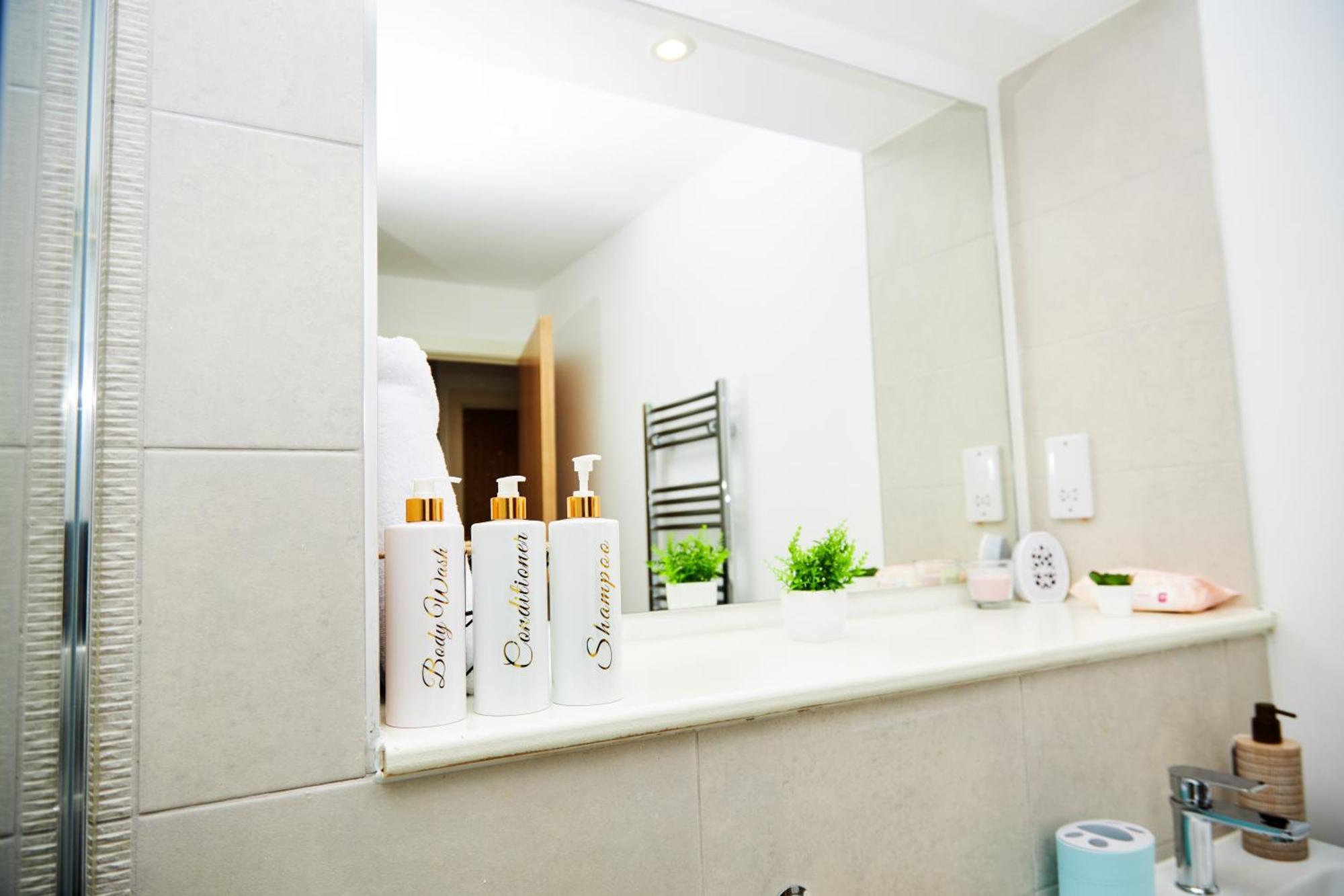 Obi'S House&Suites - Luxury 2Bed Duplex Apartment With Balcony Manchester Dış mekan fotoğraf